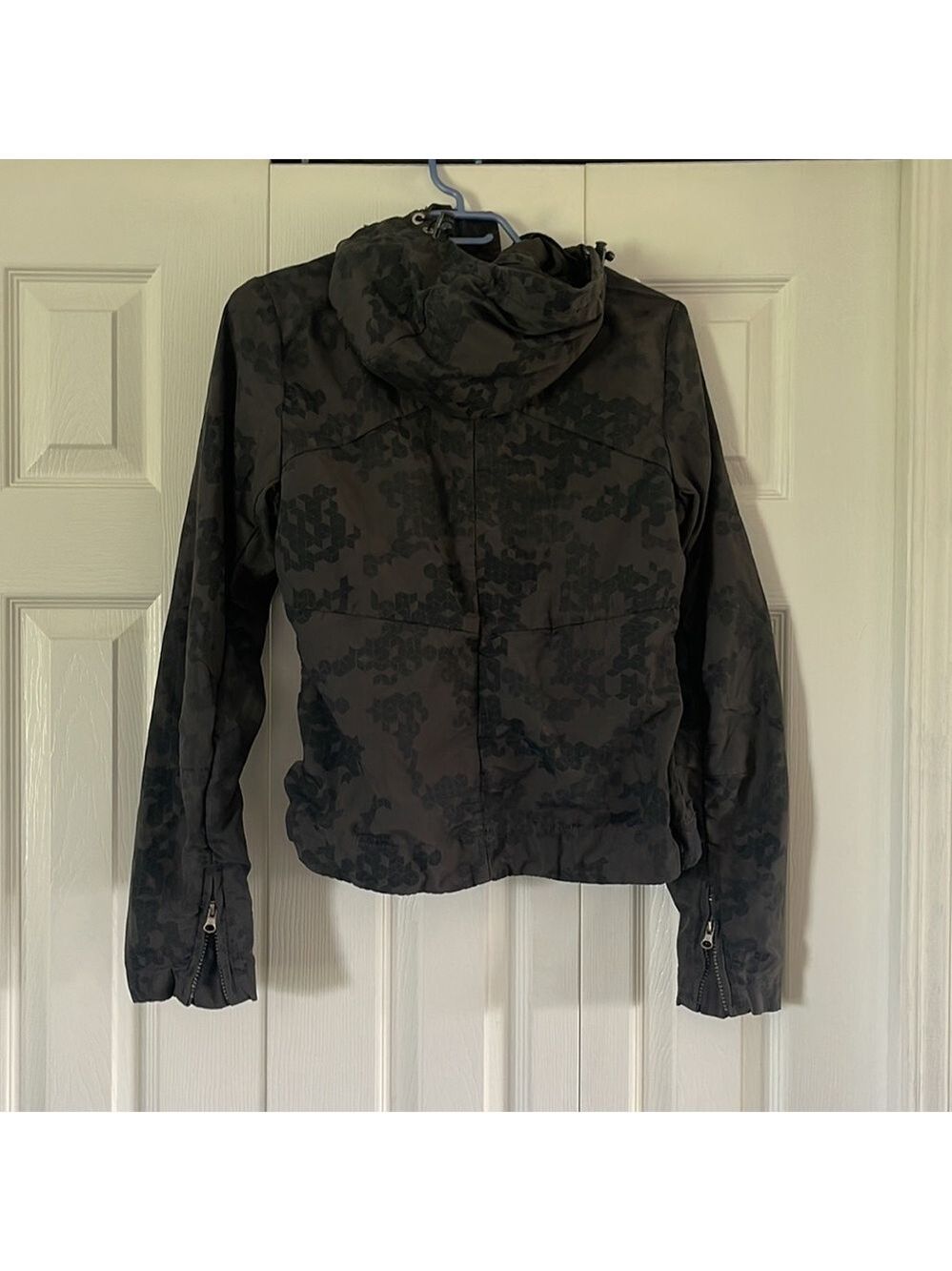 Bench Jacket Size M 🥰🥰 - Picture 2 of 5